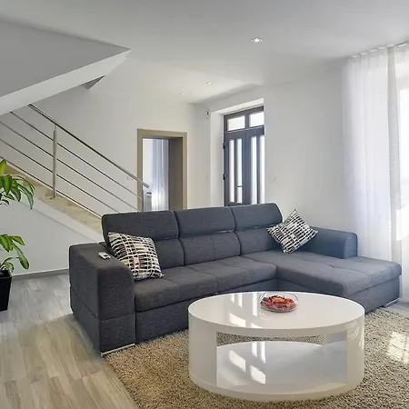 House Miceli Semesterbostad Ližnjan