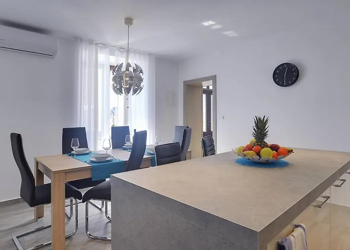 Semesterbostad House Miceli