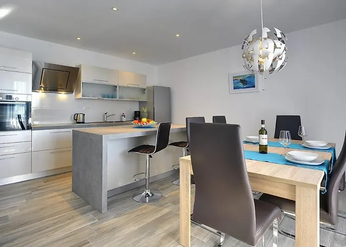 House Miceli Semesterbostad *