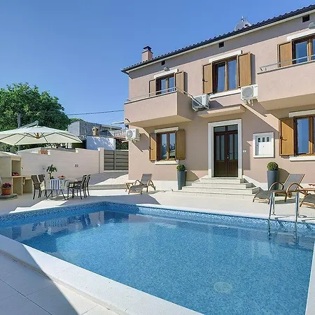 Miceli Holiday home *